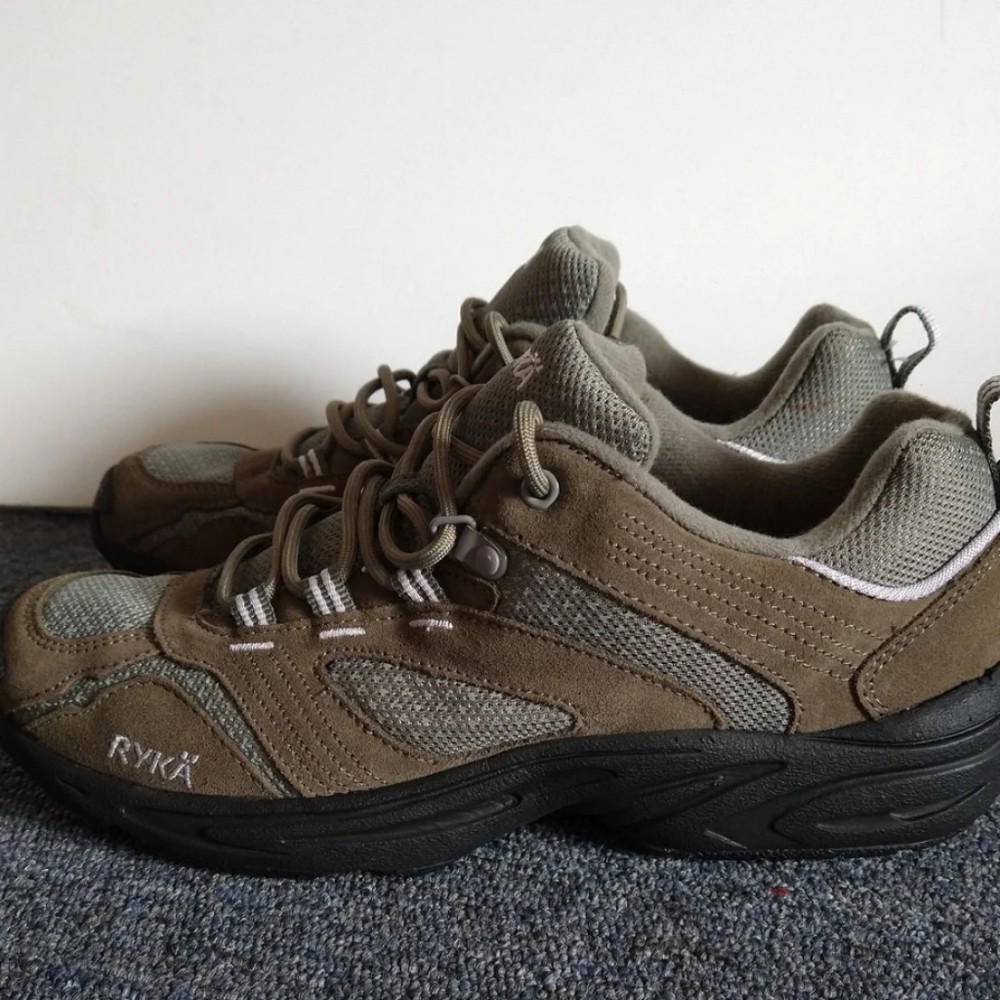 RYKA outdoor walking shoes; size 9